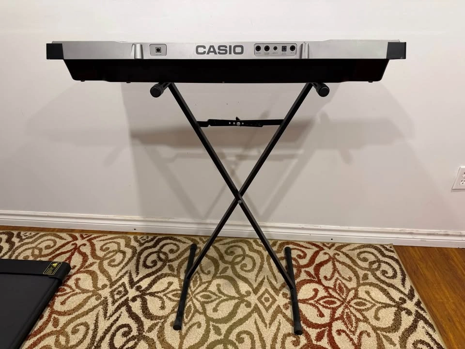 Casio LK-230 61-Key Light-Up Keyboard + Stand - photo 5