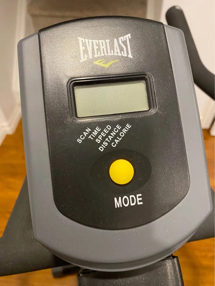 Everlast EV706 Indoor Spin Bike – Excellent Condition - photo 4