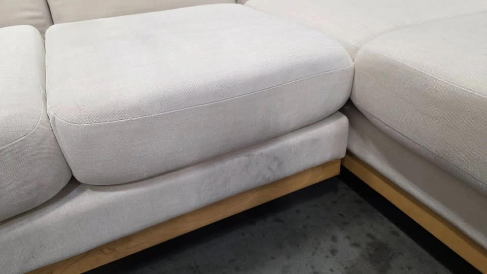 Modern Cream Corner Sectional – Unused / Cosmetic Project - photo 2