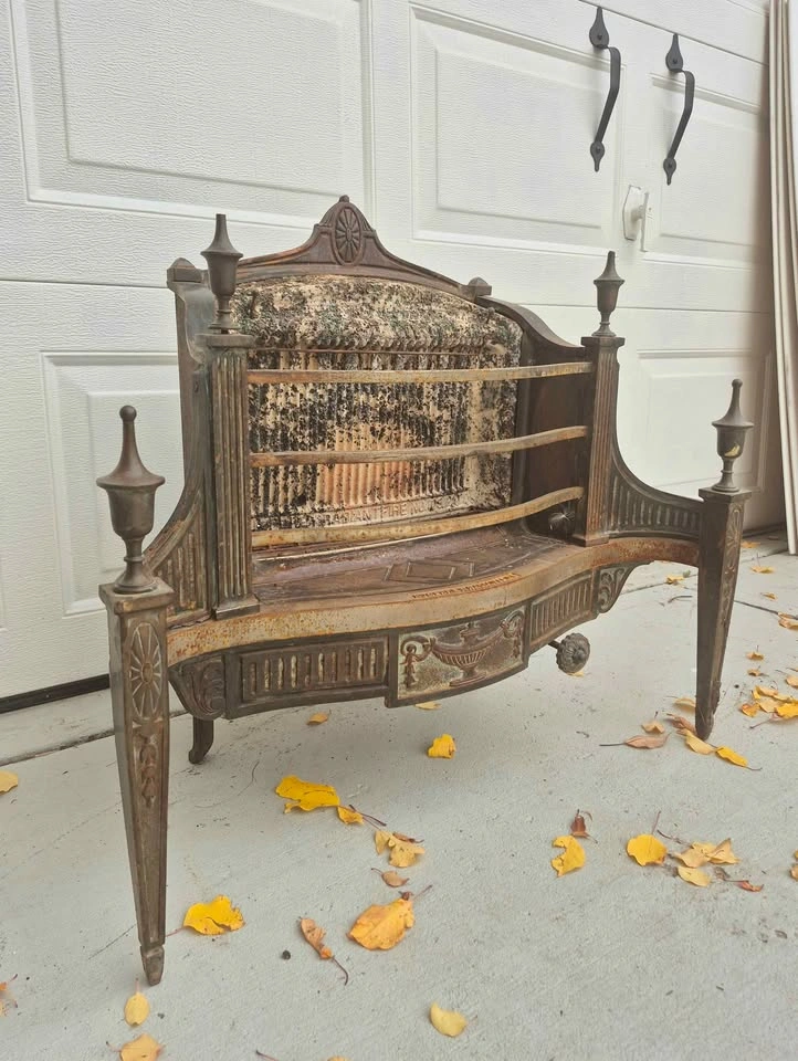 Antique "Humphrey Radiantfire" Federal-Style Fireplace Grate - photo 3
