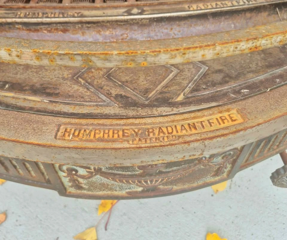 Antique "Humphrey Radiantfire" Federal-Style Fireplace Grate - photo 5