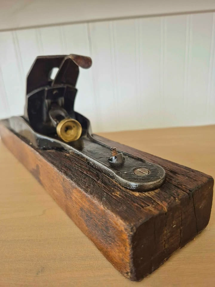 ANTIQUE TRANSITIONAL WOOD-BODY HAND PLANE Owned by C. Lewis - photo 3