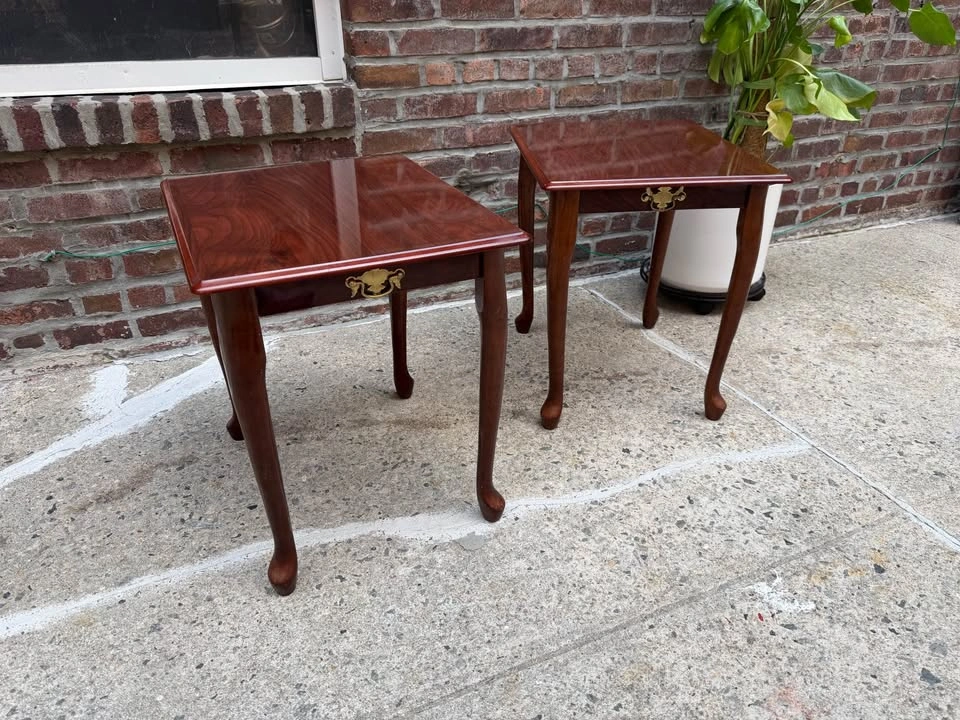 Pair of Queen Anne Style Cherry Tables - photo 4