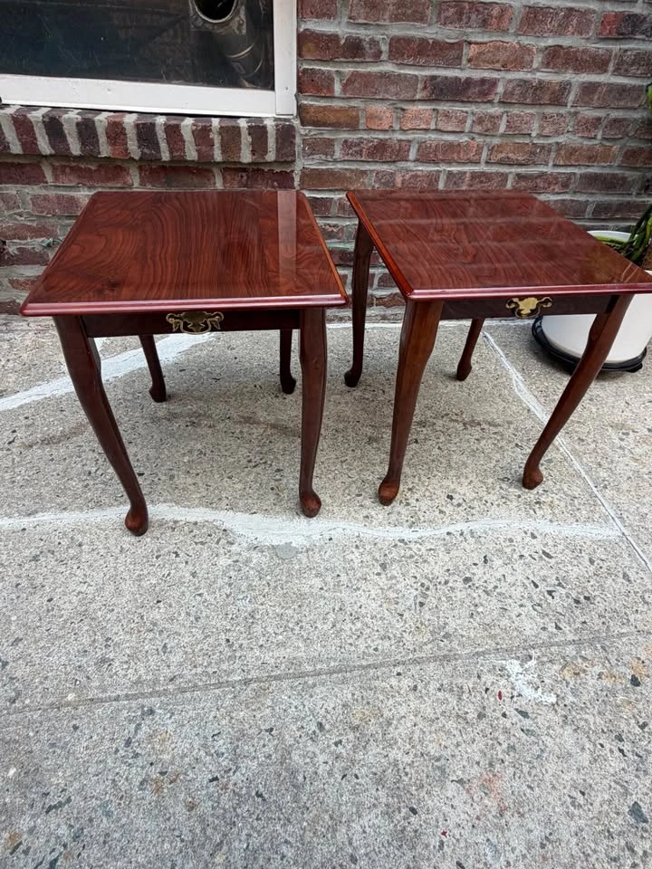 Pair of Queen Anne Style Cherry Tables - photo 5