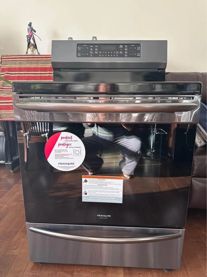 Frigidaire Gallery Full-Induction Range with Airfry Oven