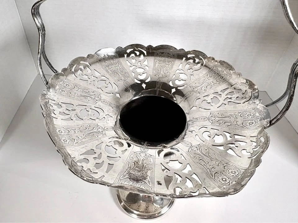 Vintage Wm. A. Rogers Silver on Copper Pierced Brides Basket - photo 3