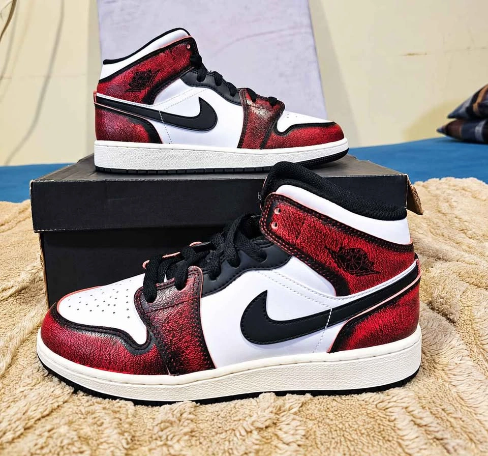 Air Jordan 1 Mid “Wear-Away Chicago” (GS), Brand New - photo 3
