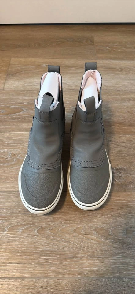 VANS MTE Standard Mid Chelsea Waterproof Boots - Size 8.5/10 - photo 2