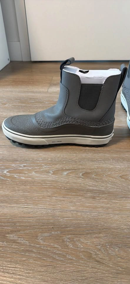 VANS MTE Standard Mid Chelsea Waterproof Boots - Size 8.5/10 - photo 3