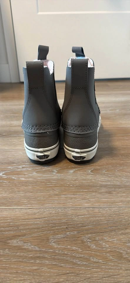 VANS MTE Standard Mid Chelsea Waterproof Boots - Size 8.5/10 - photo 5