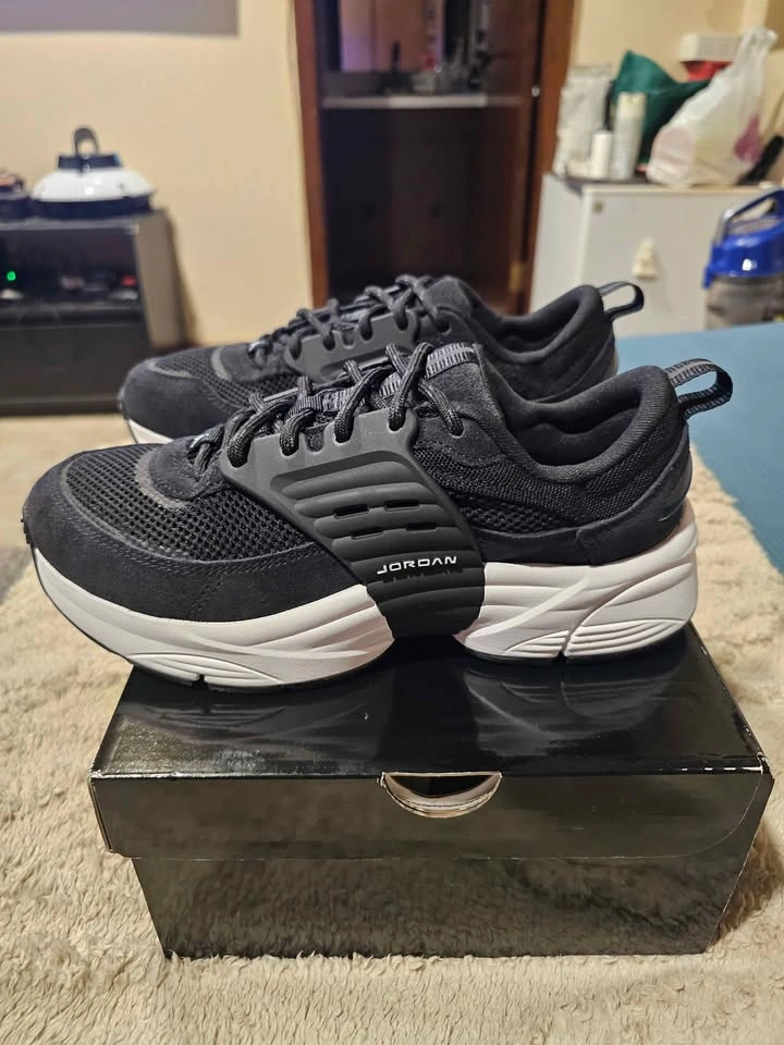 Jordan Trunner O/S in a clean Black/White colorway (Size 9 Men) - photo 4