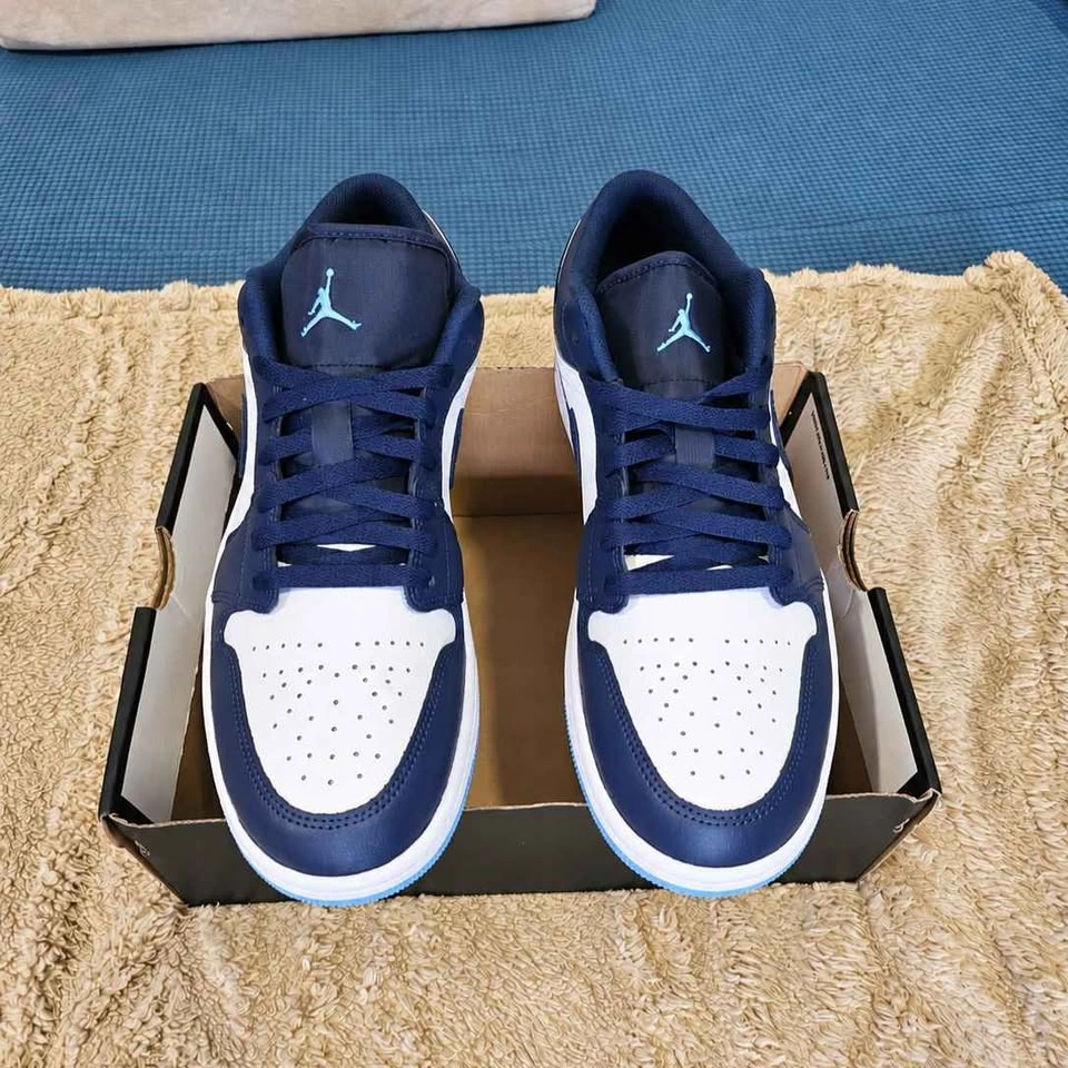 Jordan AJ 1 Low, Midnight Navy/White/Univ Blue (Size 10)