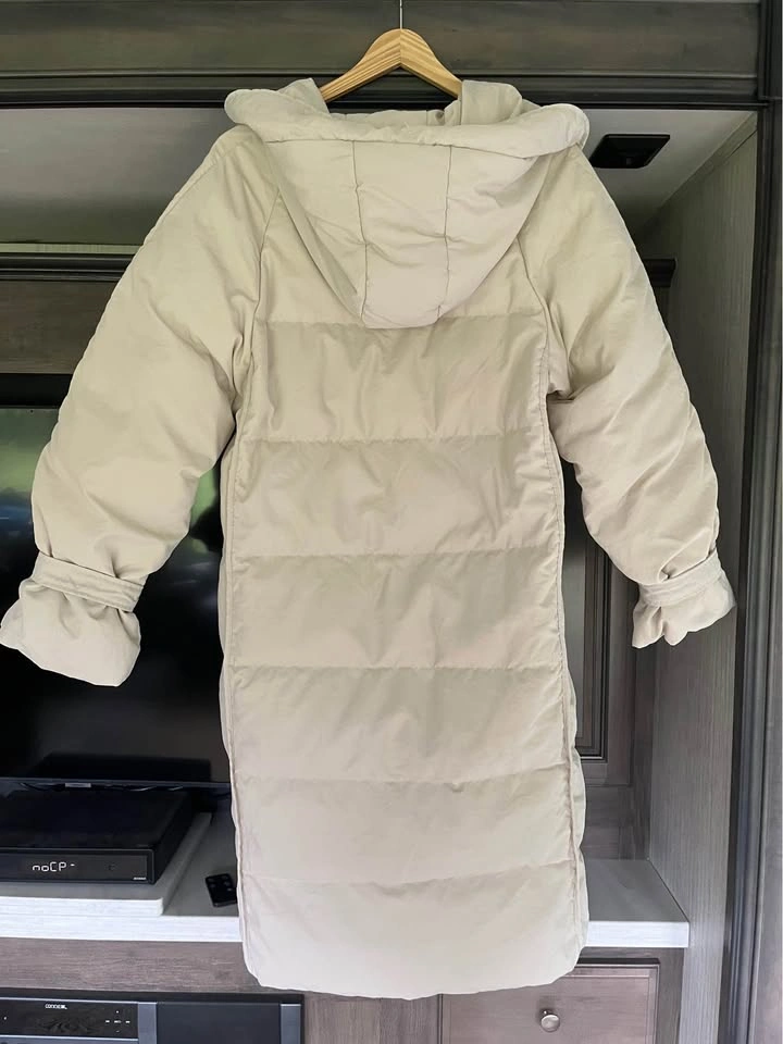Full length down coat with hood - photo 2