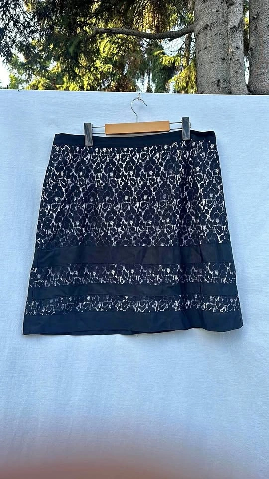 Ricki’s Floral Lace Like Skirt