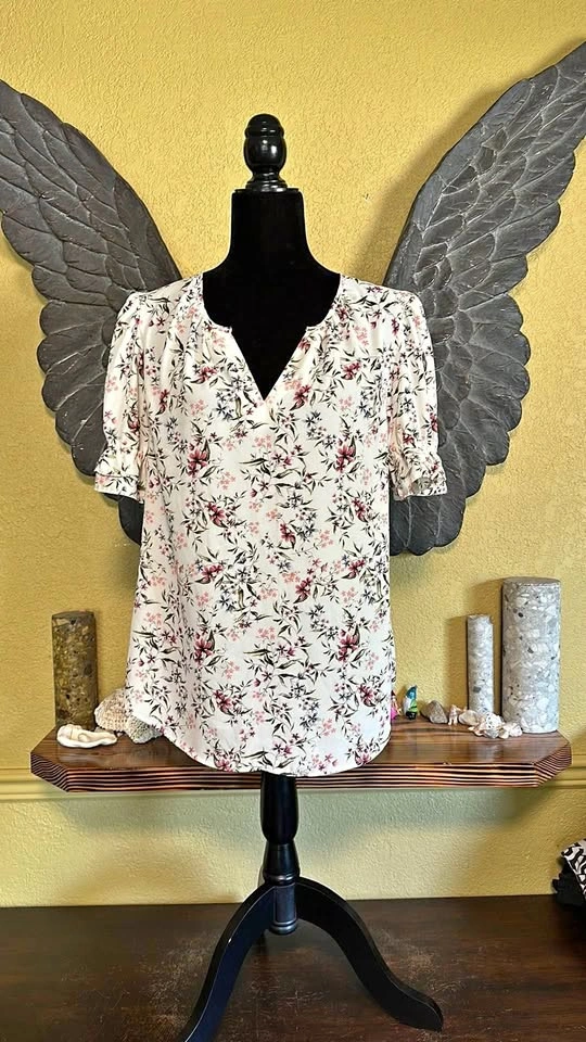 Violet & Claire Floral Tee Shirt