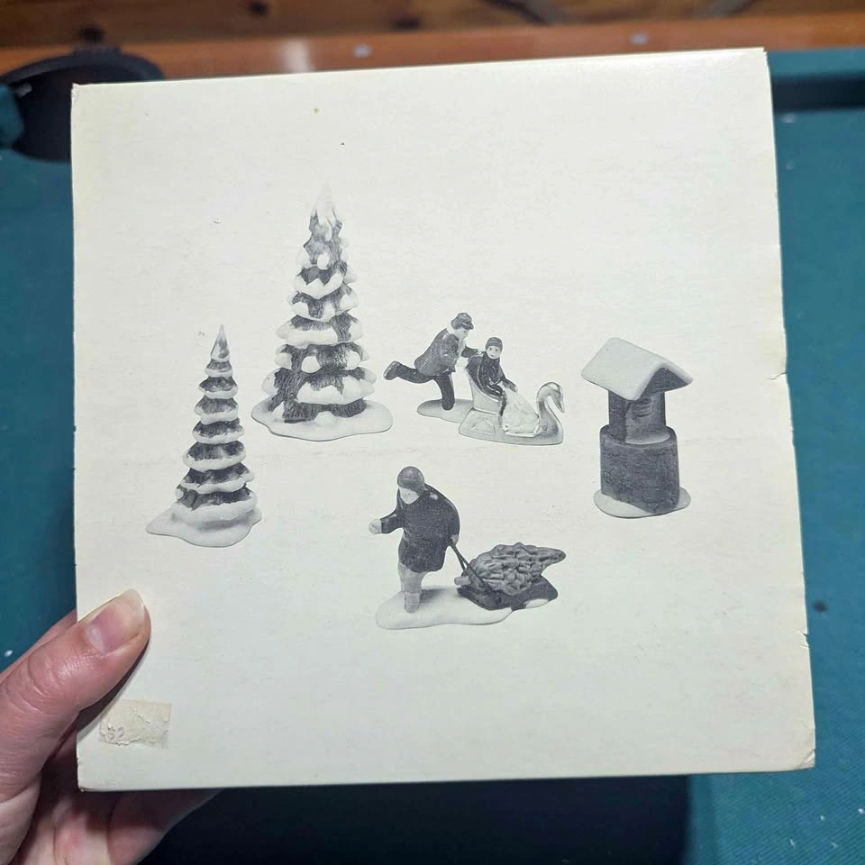 Department 56 - The Heritage Village - New England Winter Access