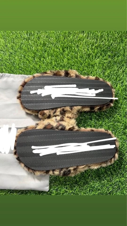 Fur Slides - photo 2