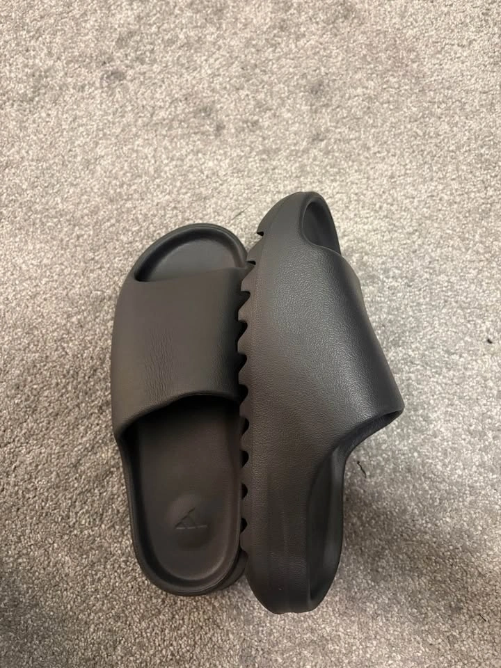 Adidas Yeezy Slide Onyx - photo 5