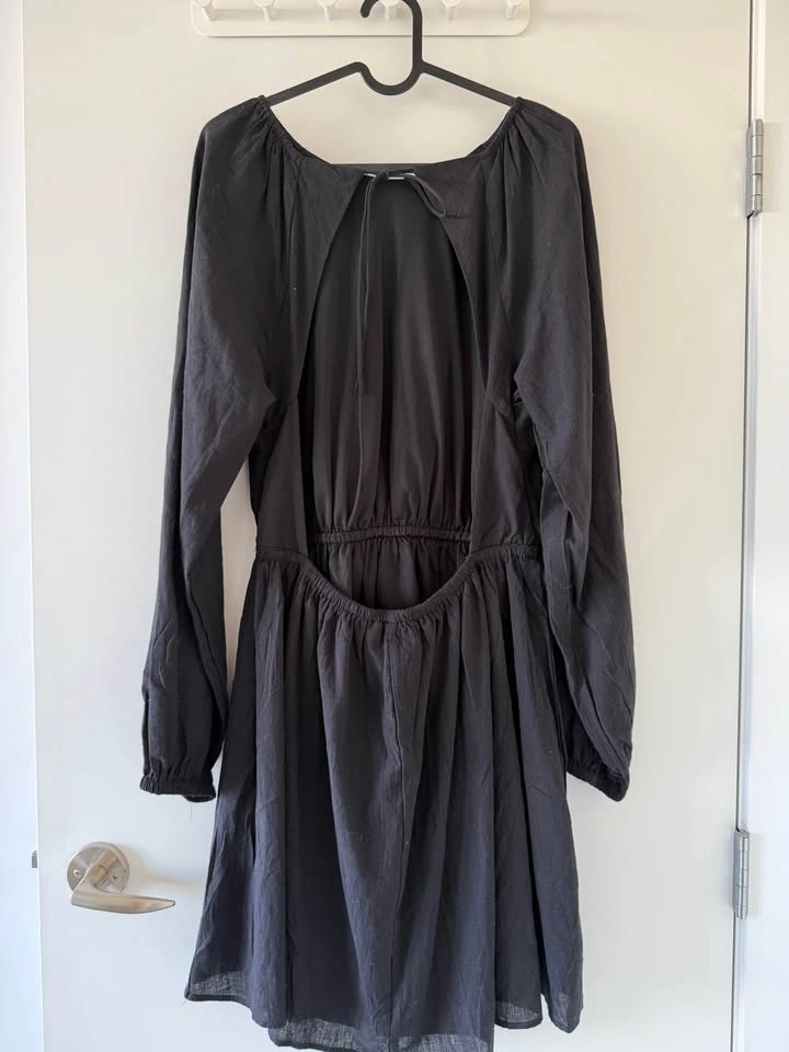 H&M Dress/Black Long Sleeve Open Back - photo 2