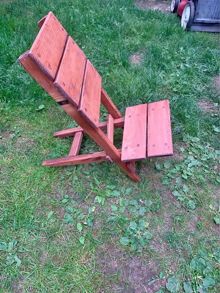 Foldable wooden ‘beach’ chairs