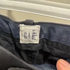 GAP Men’s Size 32/32 Black Cargo Pants with Modern Design - photo 3
