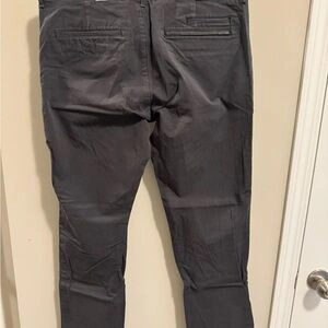 GAP Men’s Size 32/32 Black Cargo Pants with Modern Design - photo 5