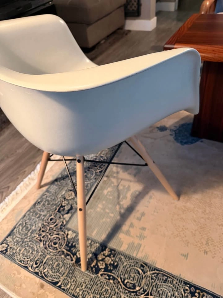 Authentic Eames/Herman Miller MCM DAW Chair - photo 3