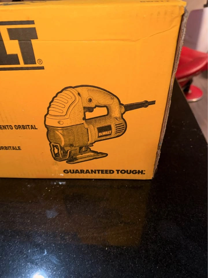 8’ Corded DeWALT Jigsaw Tool - photo 2