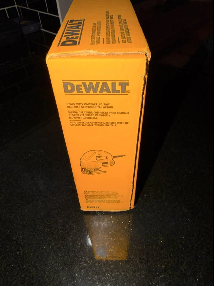 8’ Corded DeWALT Jigsaw Tool - photo 4