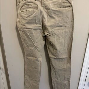 Old Navy Men’s Size 32 Classic Khaki Chinos (Ultimate Slim) - photo 4