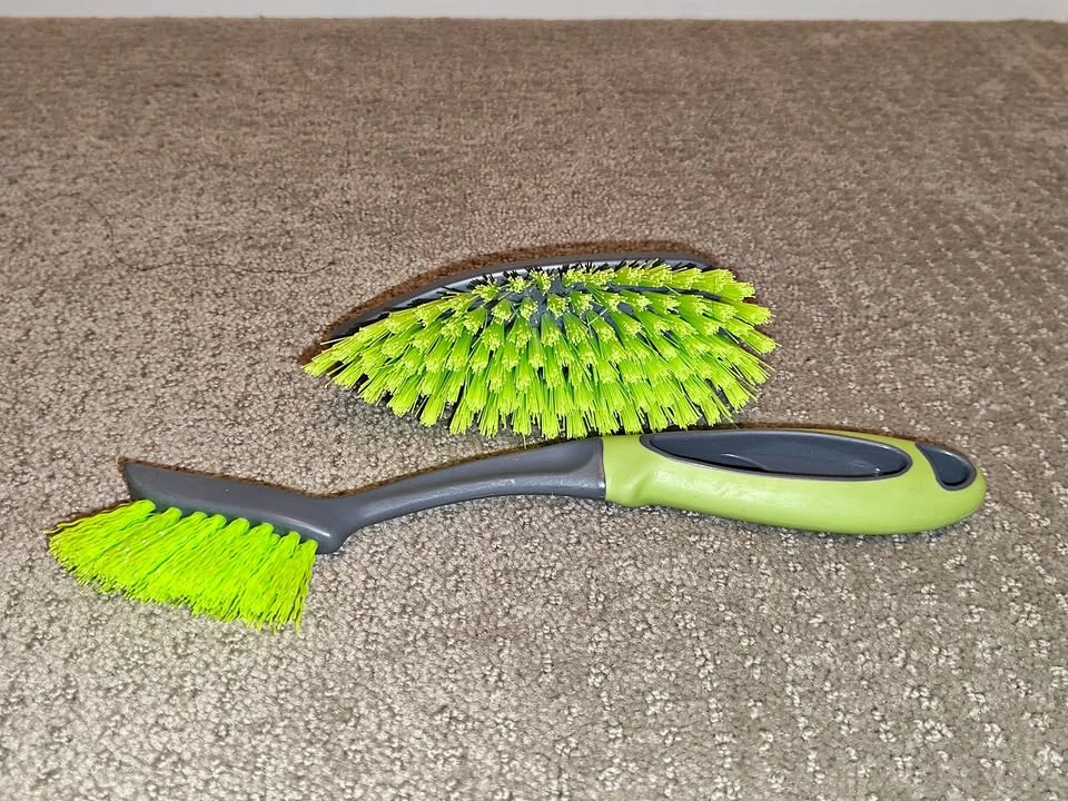 Heavy-Duty Scrub Brush Set (2 Pieces) – Like New
