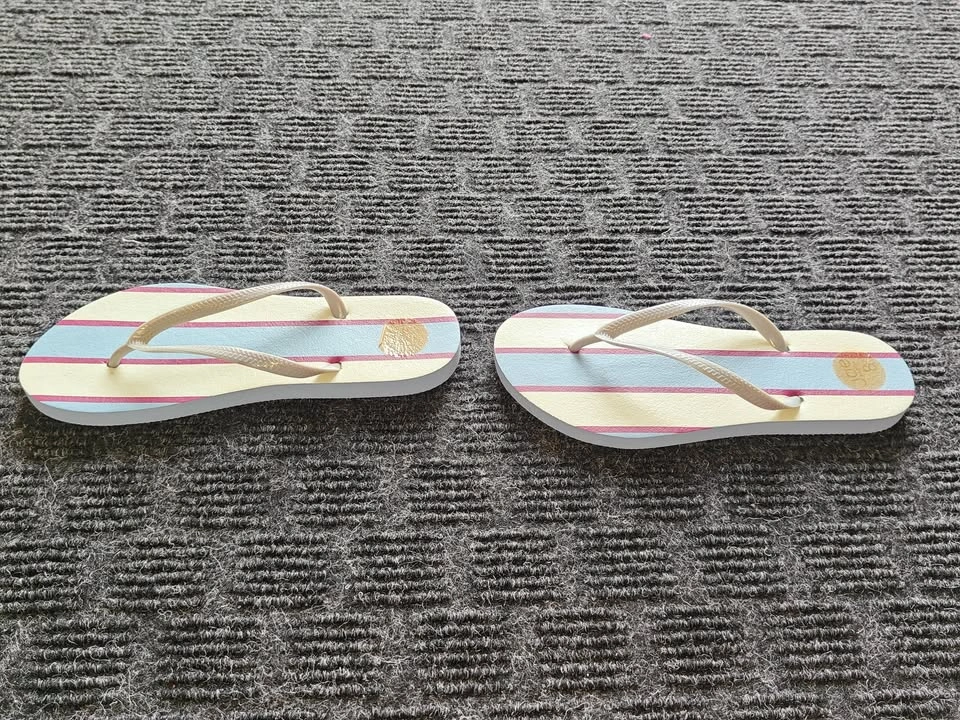Women Flip Flops Sandals / Slippers - Stripes - Size 8 - photo 5