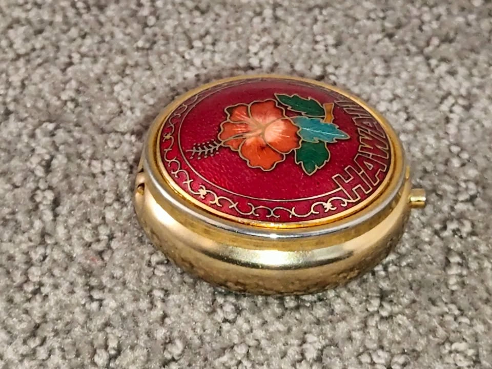 Hawaii - 3 Compartment Pill Organizer Metal Storage Travel Case - photo 3