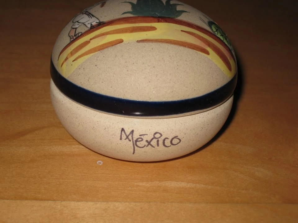 Vintage Hand-Painted Mexican Pottery Lidded Trinket Box - photo 4