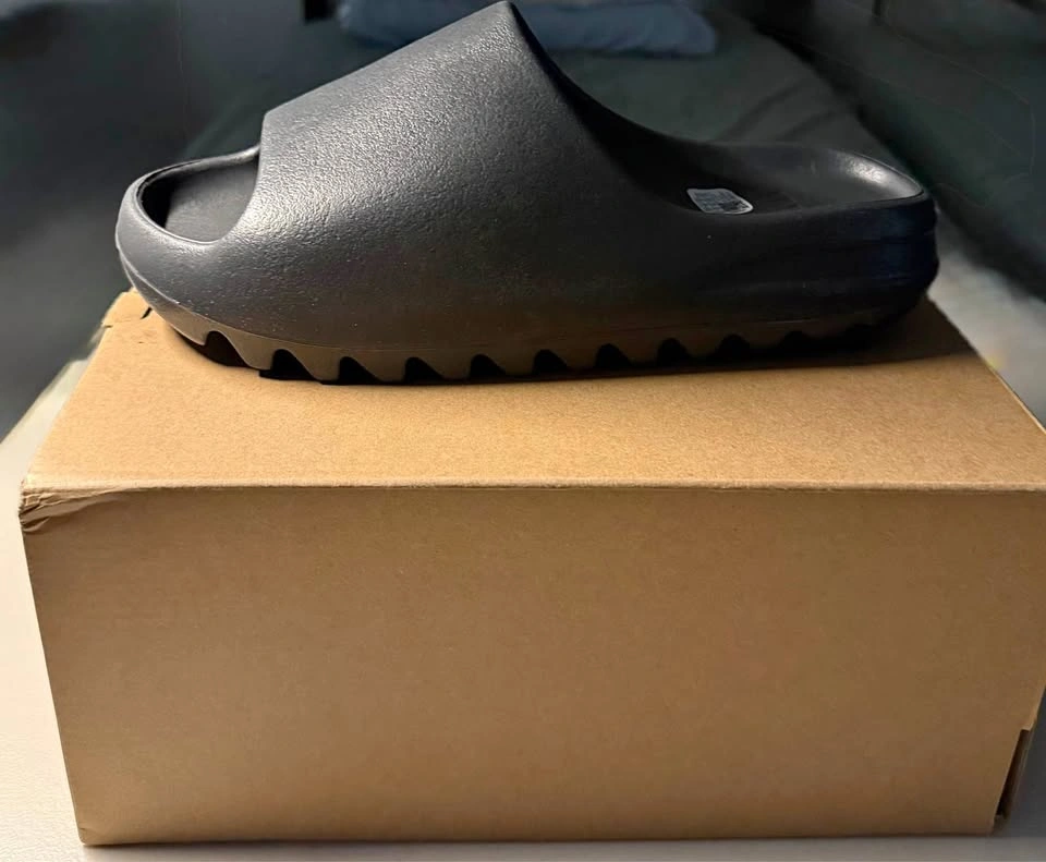 Adidas Yeezy Slide Onyx Size 10