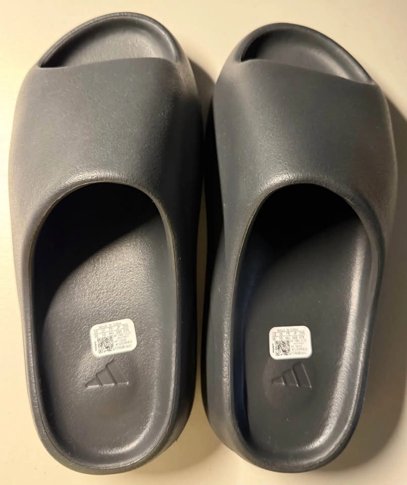 Adidas Yeezy Slide Onyx Size 10 - photo 3