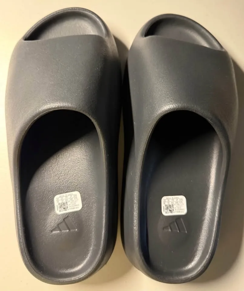 Adidas Yeezy Slide Onyx Size 10 - photo 3