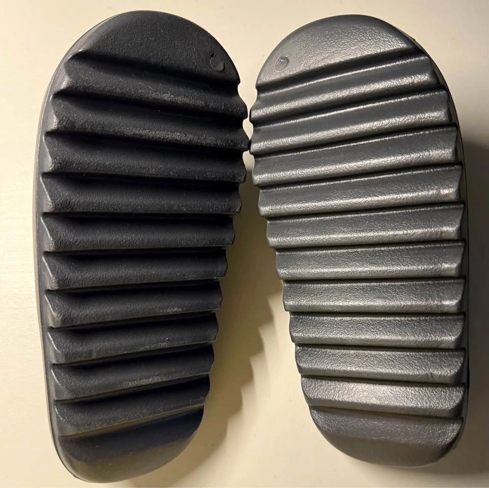 Adidas Yeezy Slide Onyx Size 10 - photo 4