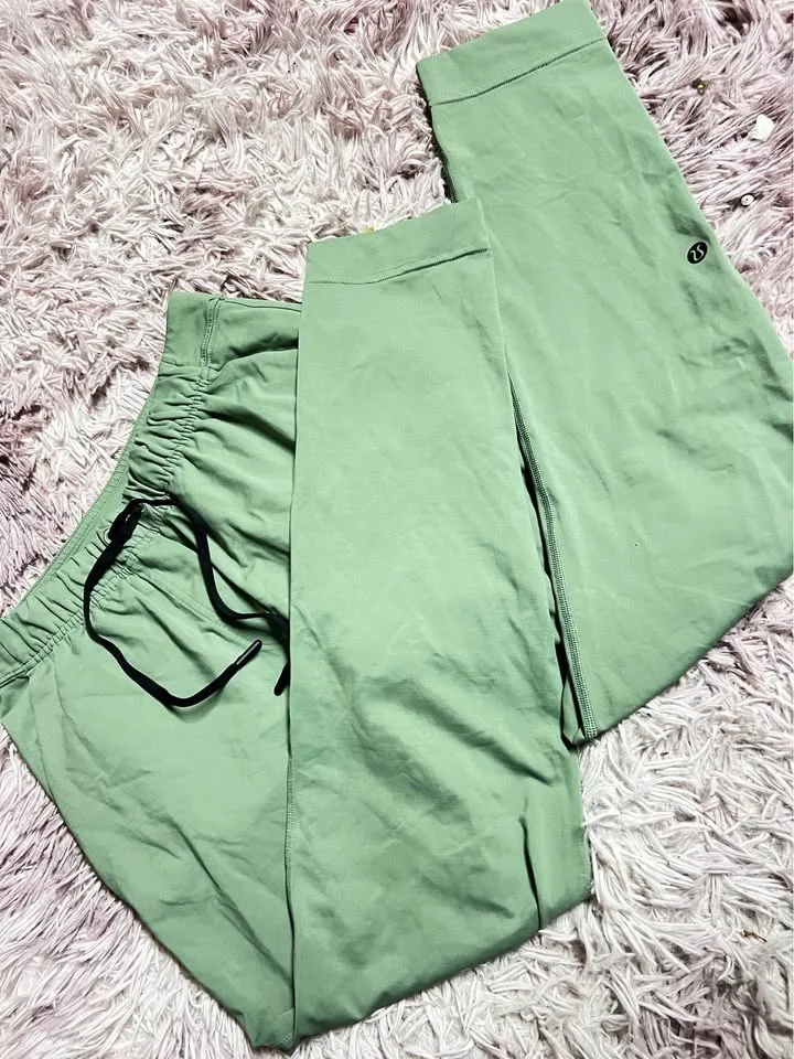 Lululemon relaxed pant image indicator(2)