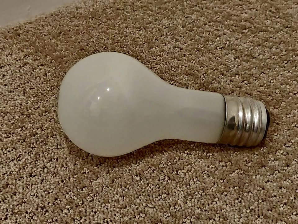 100/200/300 Watts 3-Way Incandescent Light Bulb PS25 Mogul E39