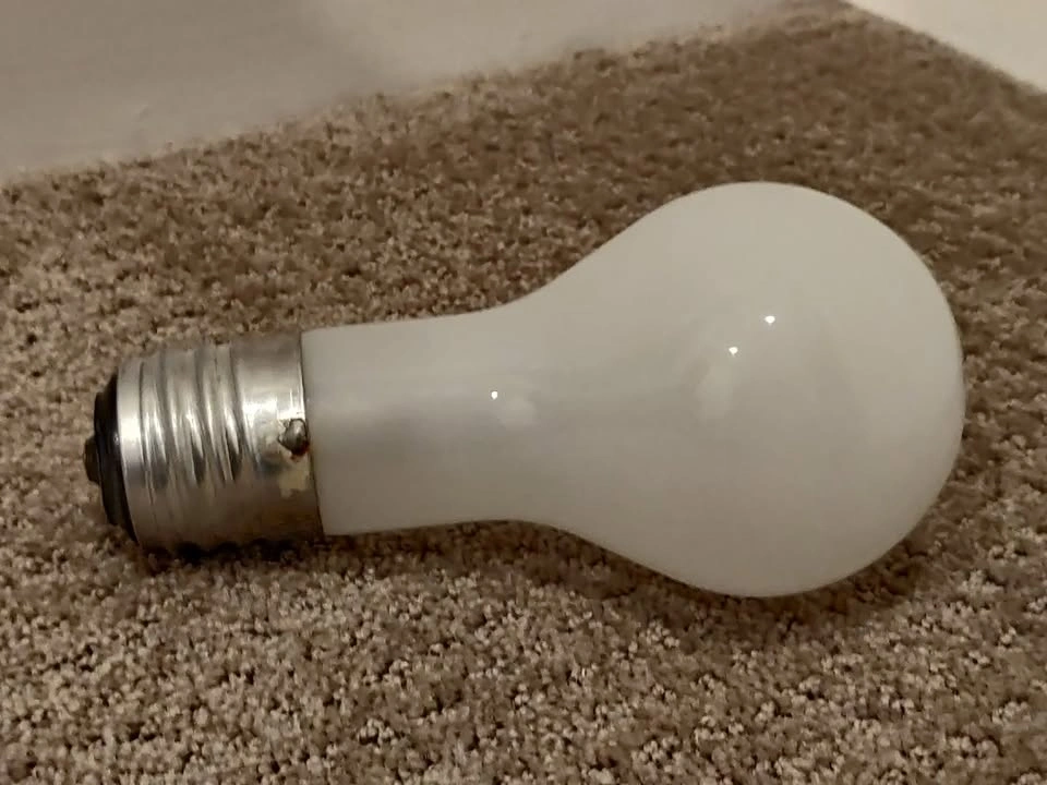 100/200/300 Watts 3-Way Incandescent Light Bulb PS25 Mogul E39 - photo 3