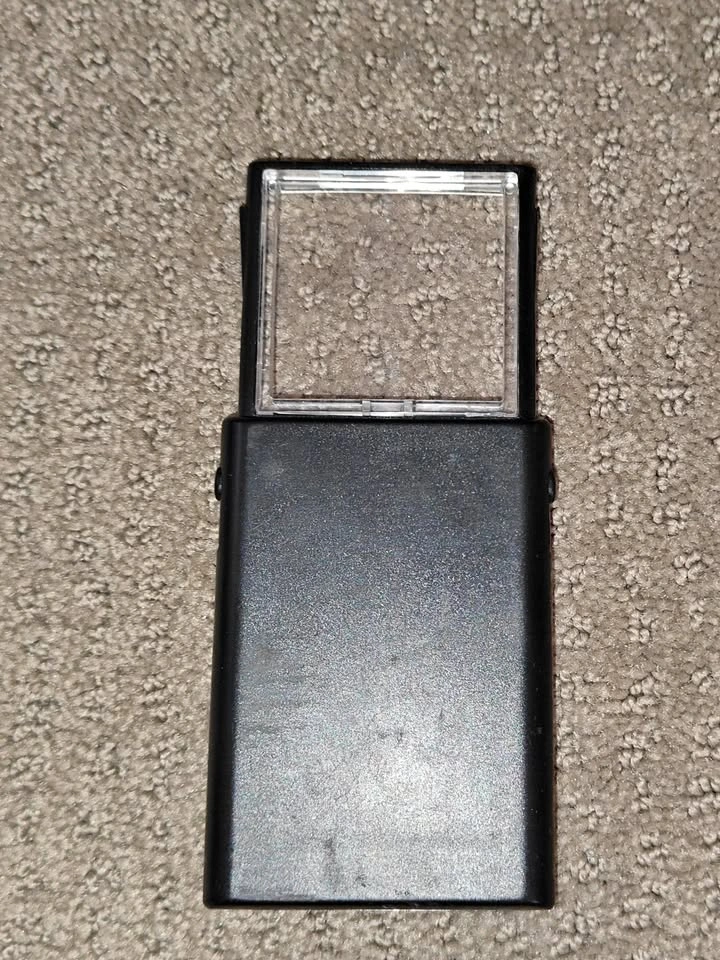 Pop Up Portable Magnifier / Magnifying Glass