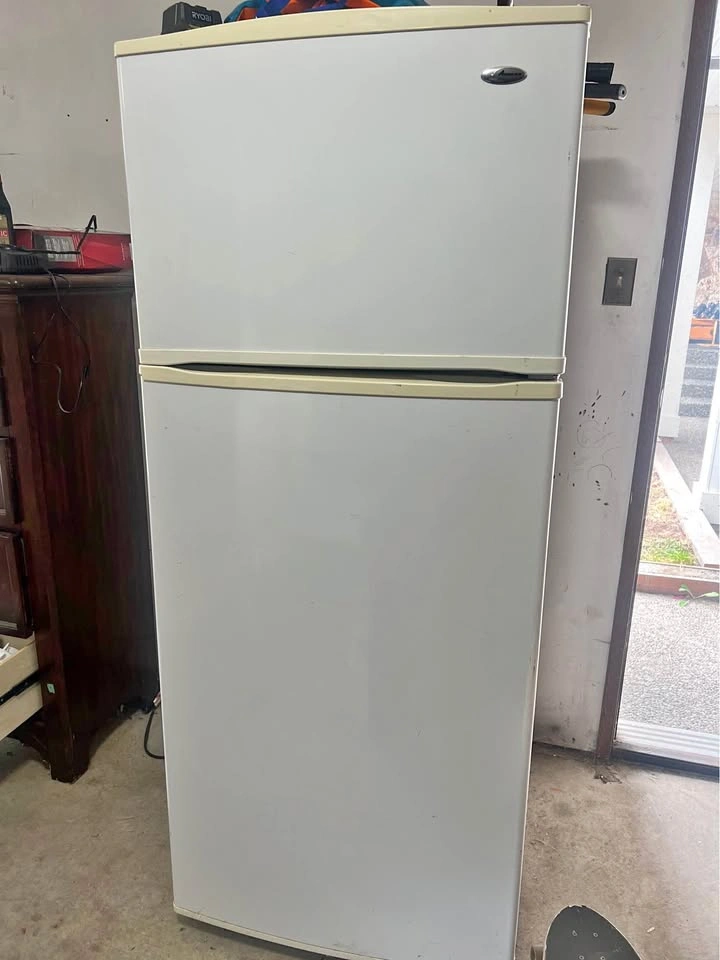 Amana Top-Freezer Refrigerator
