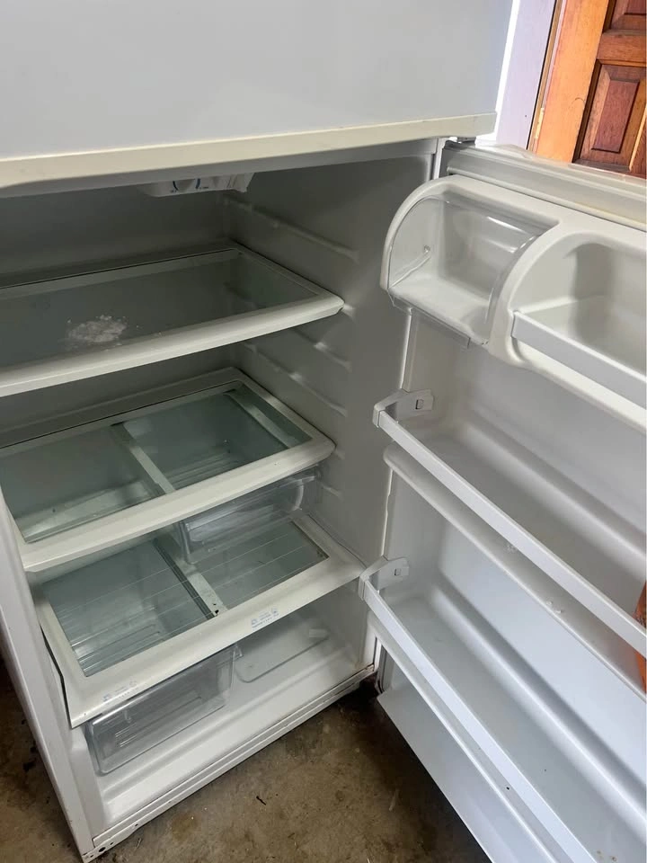 Amana Top-Freezer Refrigerator - photo 2