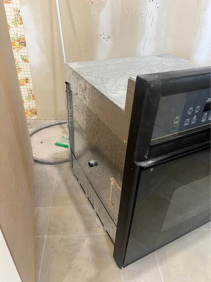 Frigidaire Gallery Wall Oven - photo 2