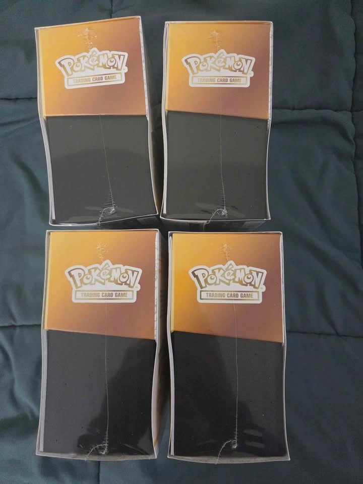 Pokemon 30th Celebration ETBs - photo 4