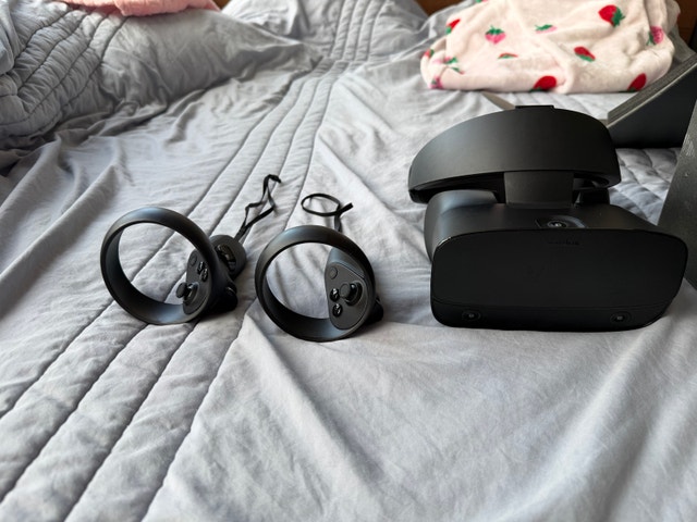 Oculus Rift VR Headset - photo 2