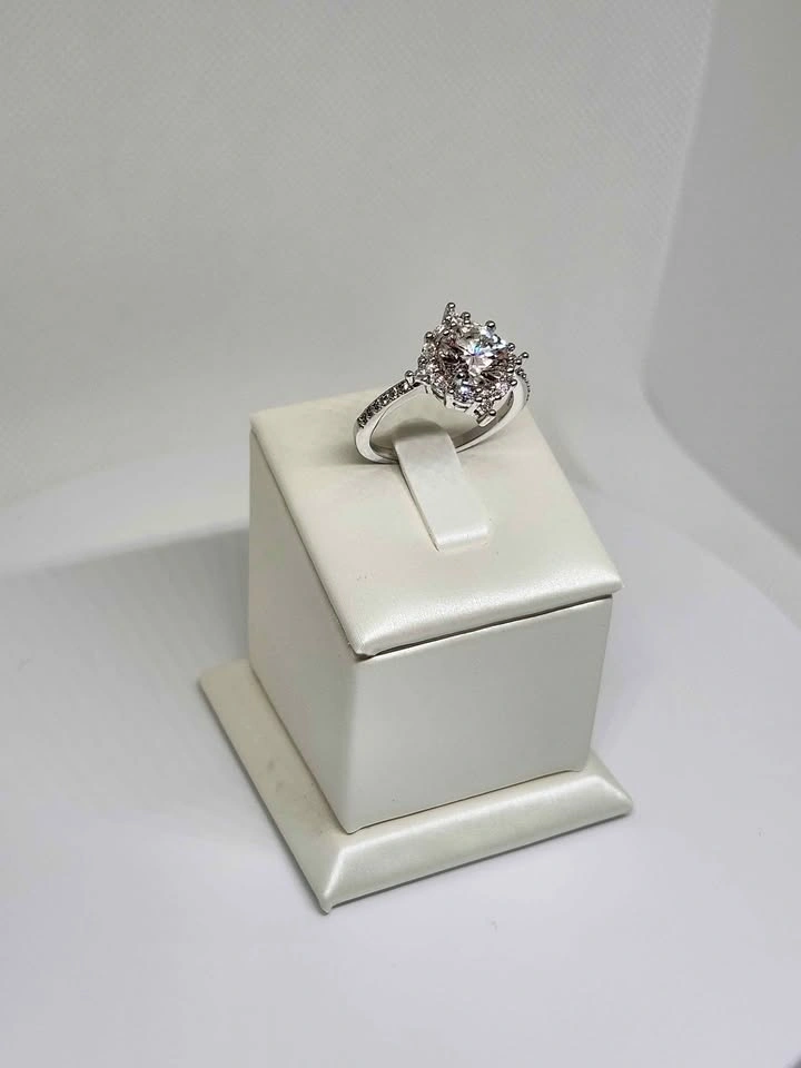 Halo Ring with 2 Carat Round Moissanite Stone - photo 2