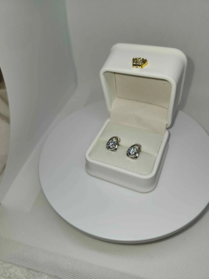 Teardrop Moissanite Stud Earrings - photo 2