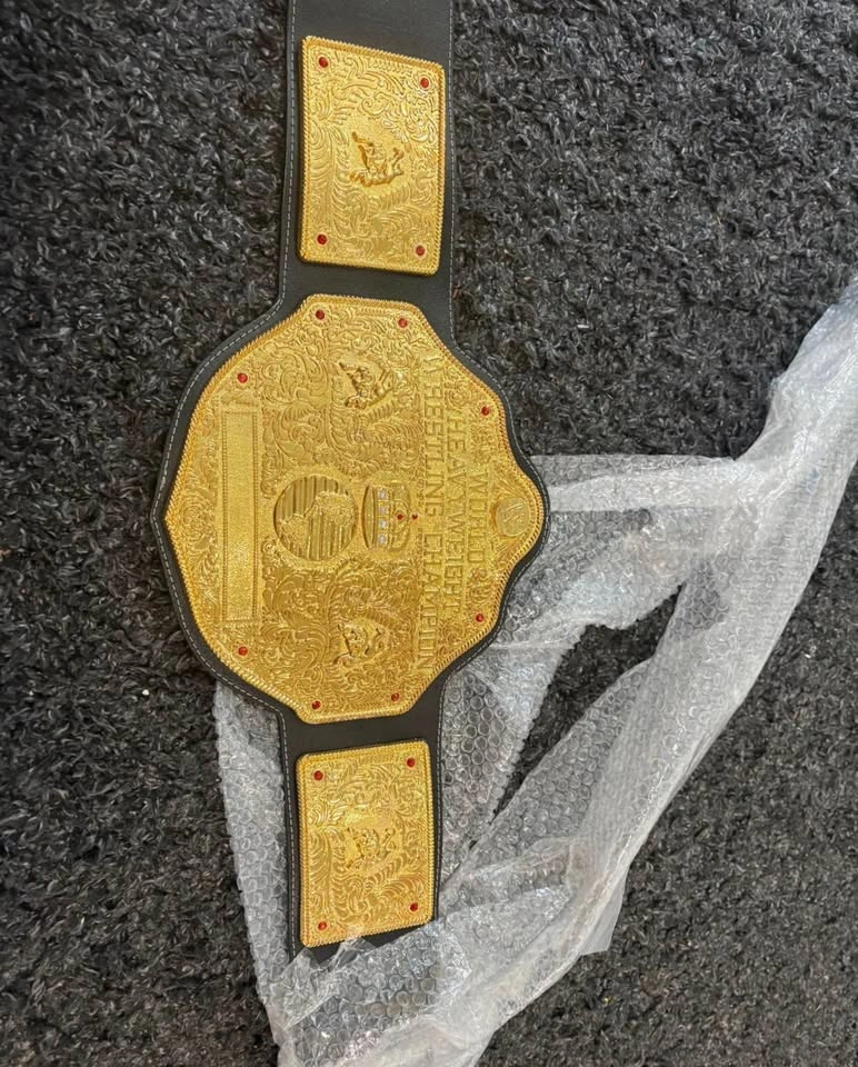 WWE World Heavyweight Championship Replica belt - photo 2